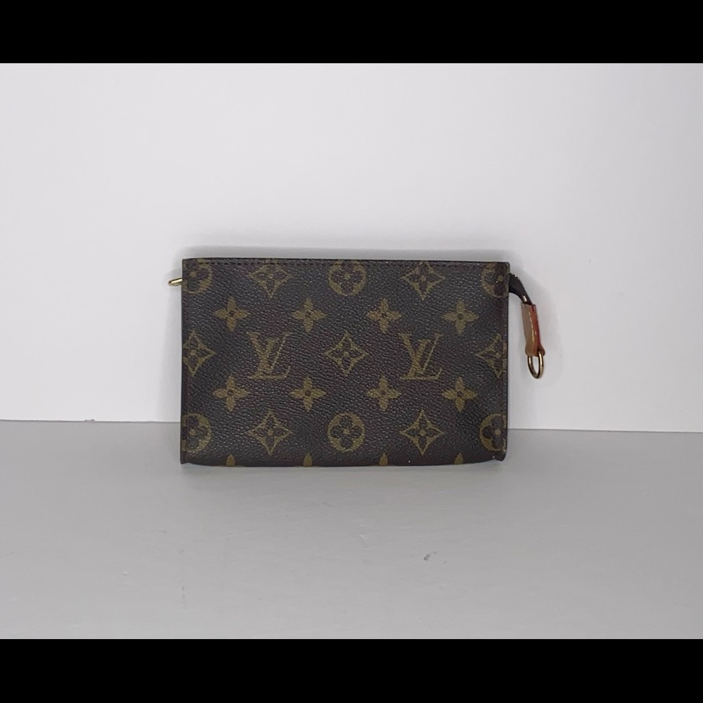 ($400) mono pouch